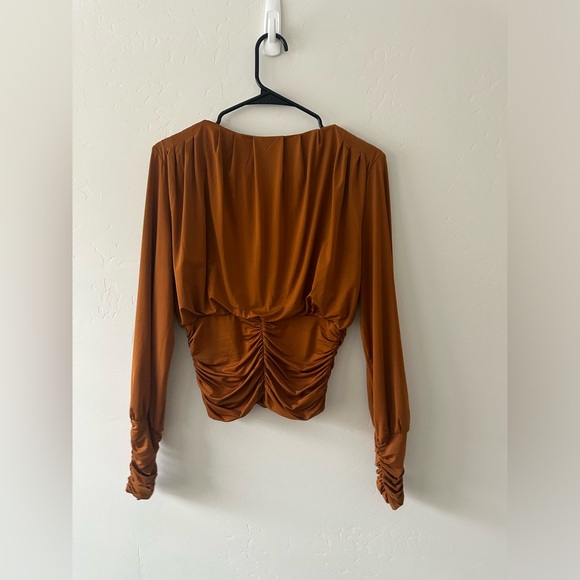 Express Deep V Ruched Top - Picture 2 of 2